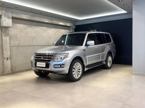 MITSUBISHI PAJERO FULL 3.8 HPE 4X4 V6 24V GASOLINA 4P AUTOMÁTICO MITSUBISHI PAJERO FULL 3.8 HPE 4X4 V6 24V GASOLINA 4P AUTOMÁTICO